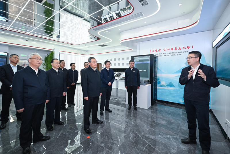 李强在中国电信中国联通中国移动所属企业调研时强调：加力推进前沿新兴领域科技创新 更好培育新质生产力推动高质量发展
